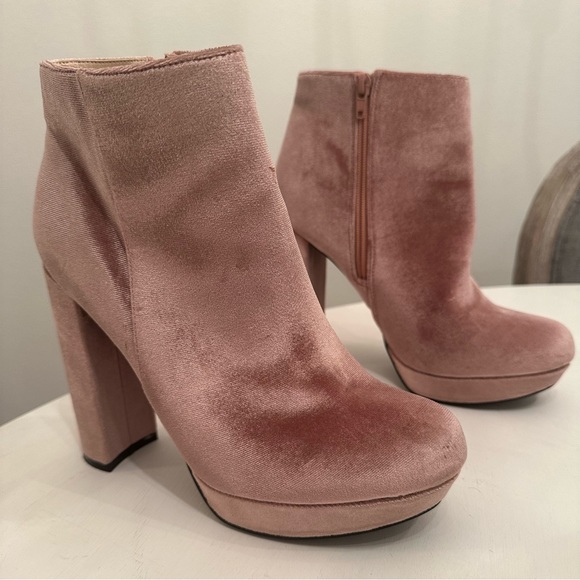 Charolette Russe Pink Velvet Heel Booties/Boots Size 8 - Picture 3 of 5